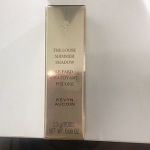A beautiful rose gold loose shadow